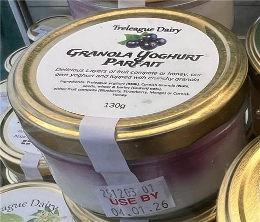 Granola Yoghurt Parfait